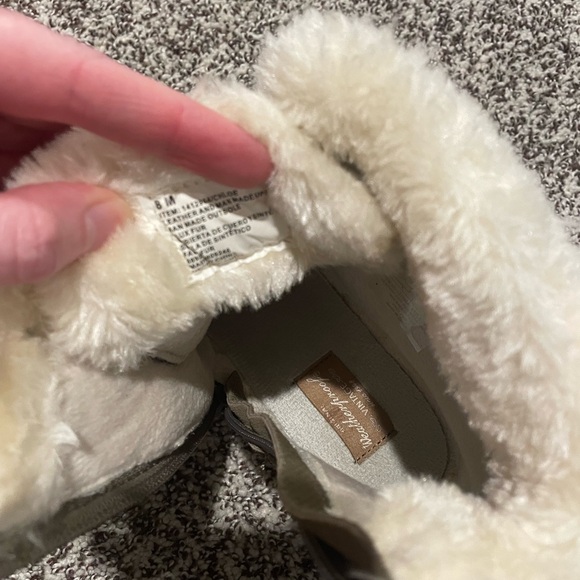 Women’s Sneaker Boot Size 8 - Picture 6 of 12